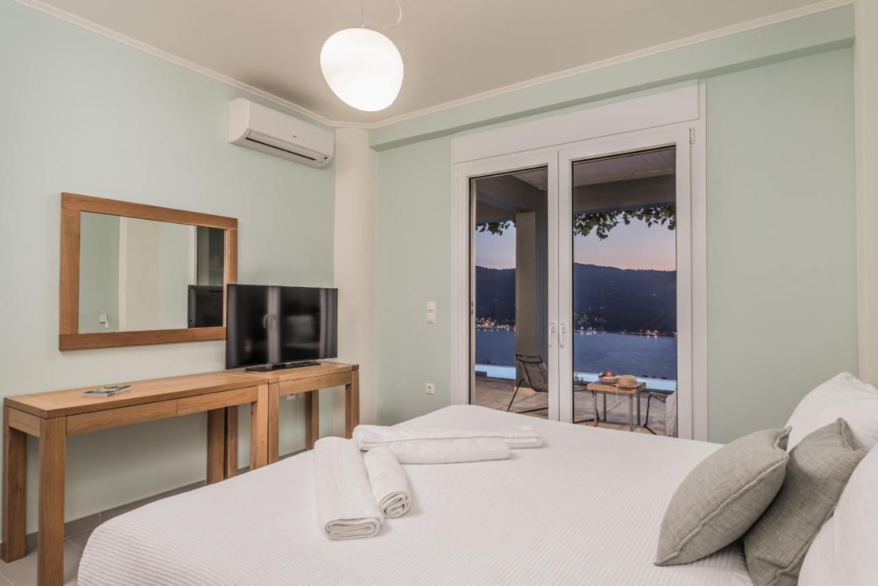 Heaven'S Door Apartment Samos Town Bagian luar foto